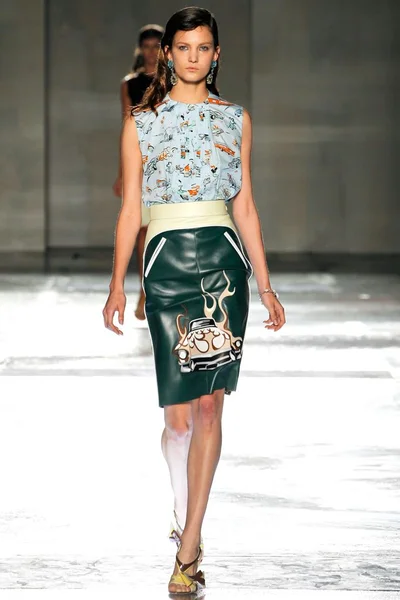 Look 17